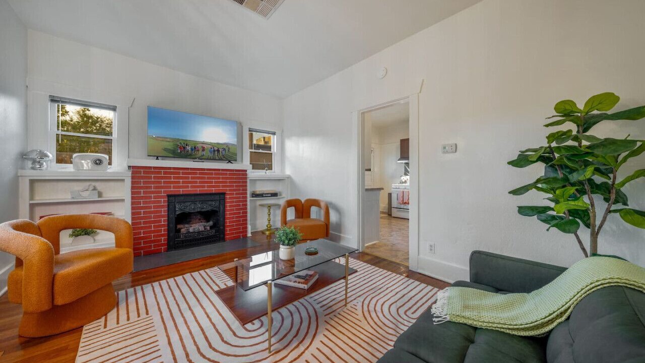Photo of Livingroom in Feldman's