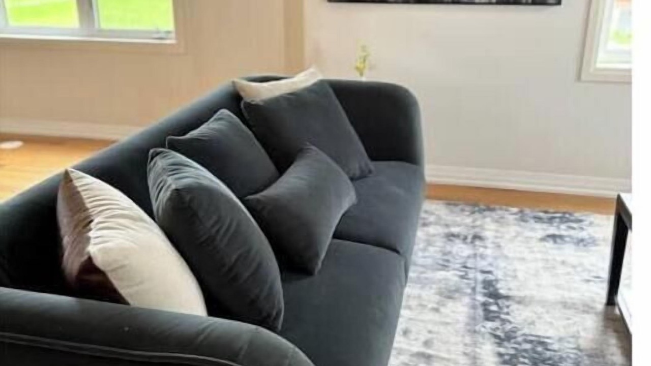Photo of Livingroom in Bowmanville
