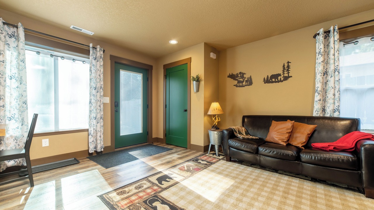 Photo of Livingroom in Pleasant Valley