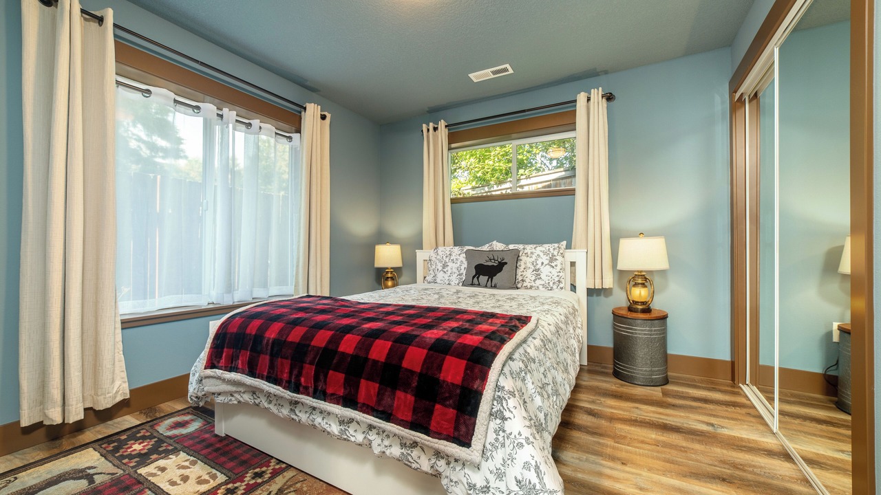 Photo of Bedroom in Pleasant Valley