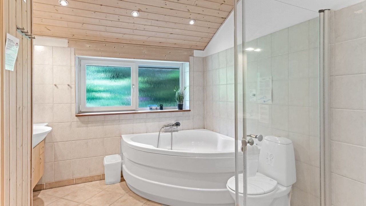 Photo of Bathroom in Lodbjerg Hede