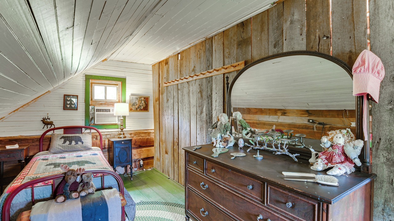 Photo of Bedroom in Smith River
