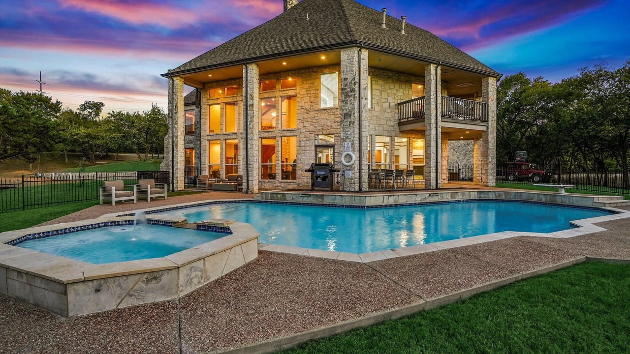 Photo of Outdoor in Garland