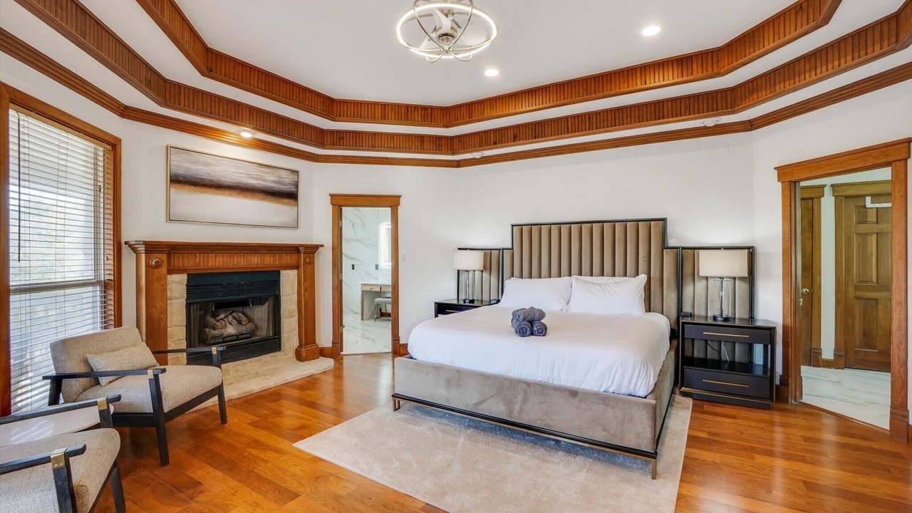 Photo of Bedroom in Garland