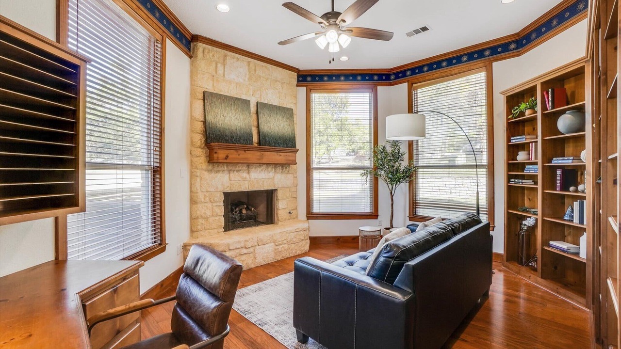 Photo of Livingroom in Garland