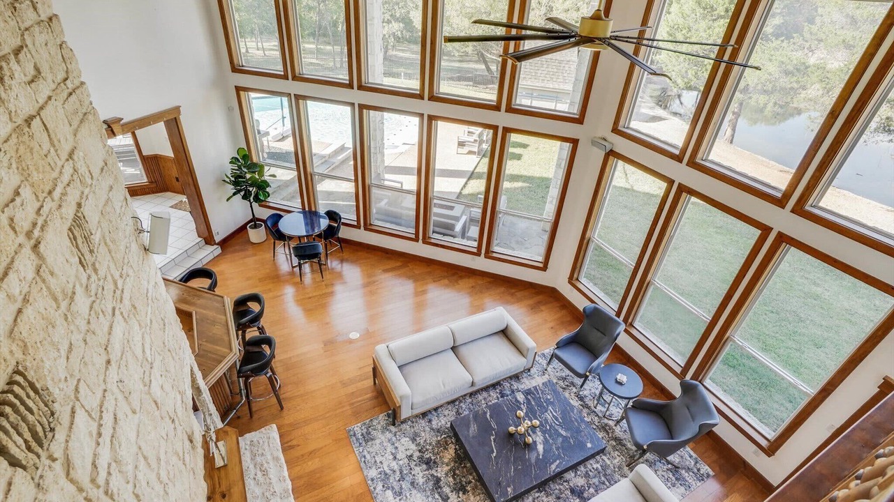 Photo of Livingroom in Garland