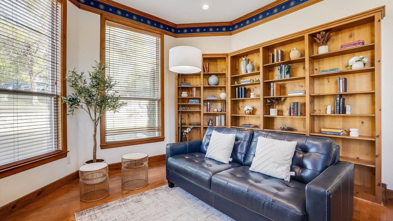 Photo of Livingroom in Garland