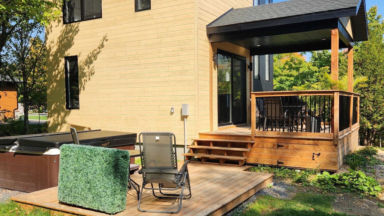Photo of Patio Balcony in Saint-Brigitte-de-Laval