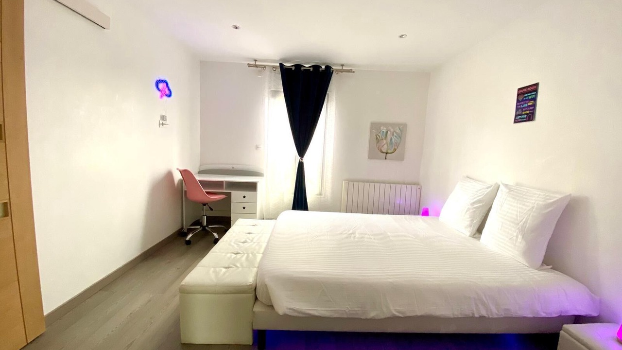 Photo of Bedroom in Boran-sur-Oise