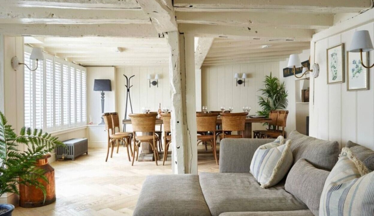 Photo of Livingroom in Henley-on-Thames