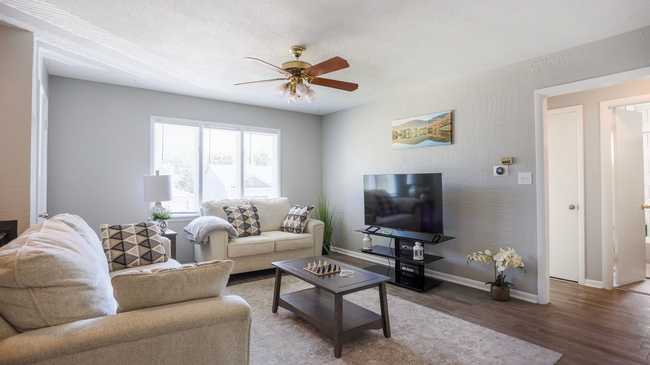 Photo of Livingroom in Overland Park