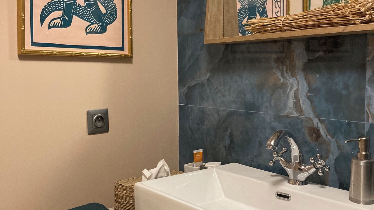Photo of Bathroom in Saint-Cyr-du-Bailleul