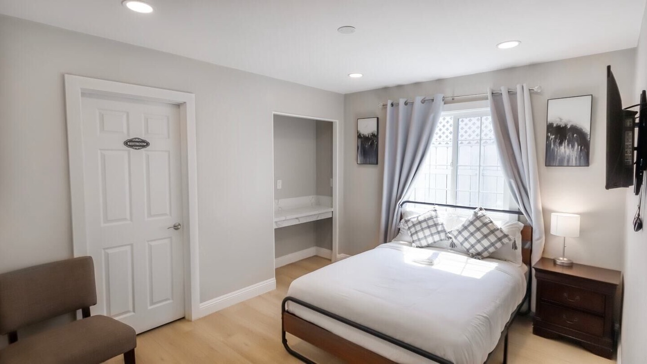 Photo of Bedroom in Lemon Grove