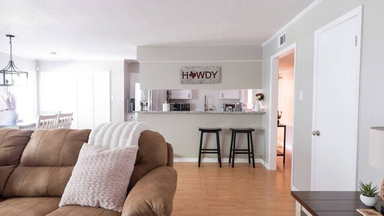 Photo of Livingroom in College Station