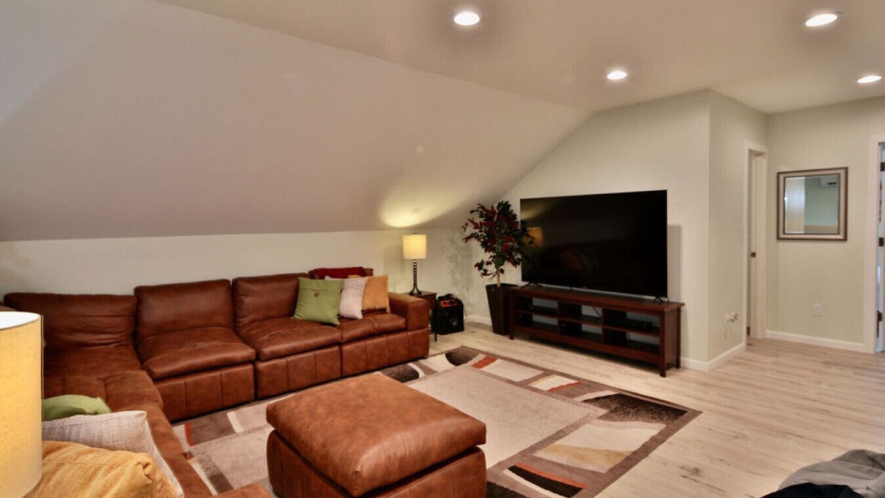 Photo of Livingroom in Forks