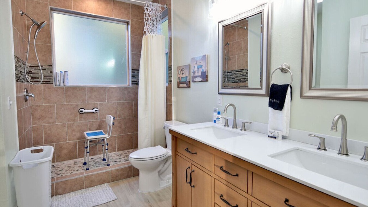 Photo of Bathroom in Forks