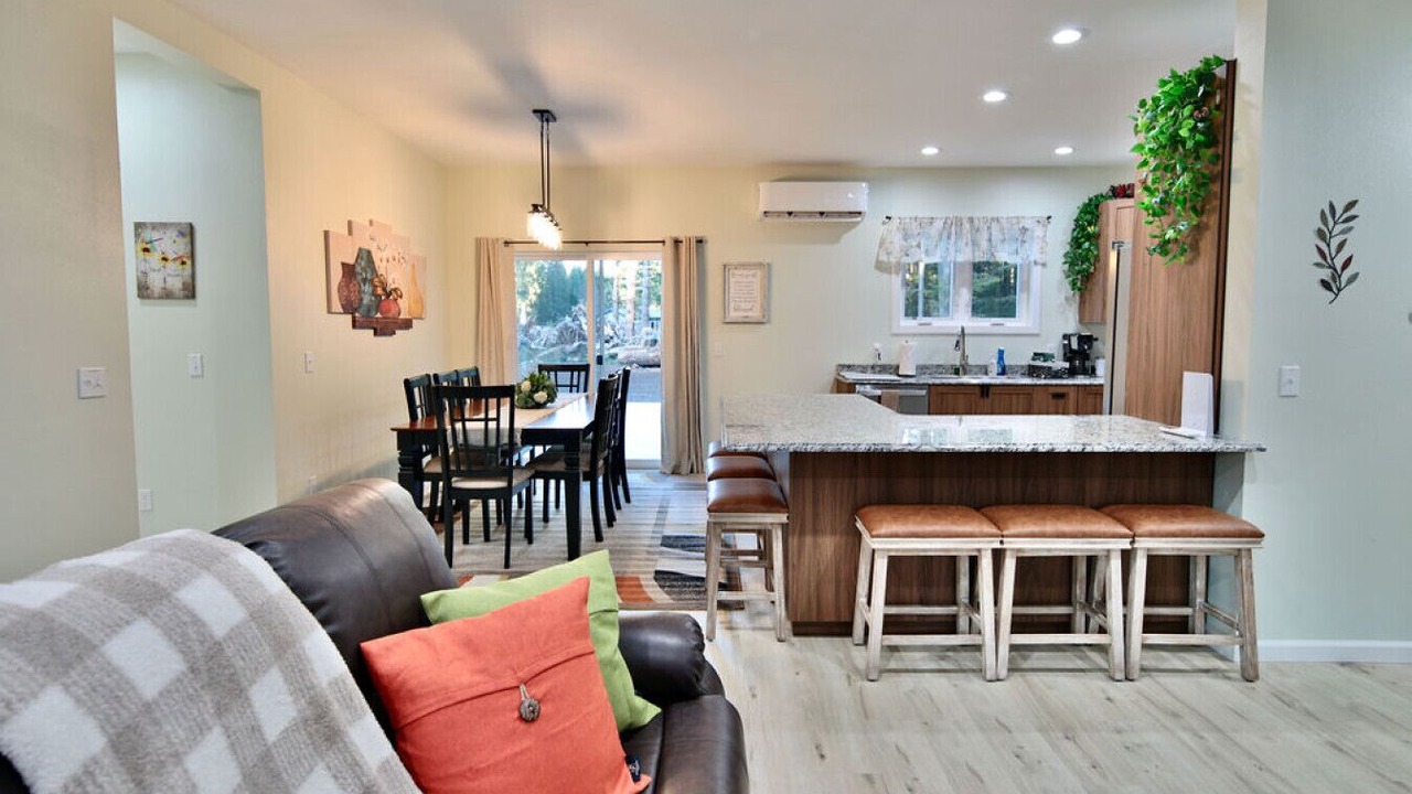 Photo of Livingroom in Forks