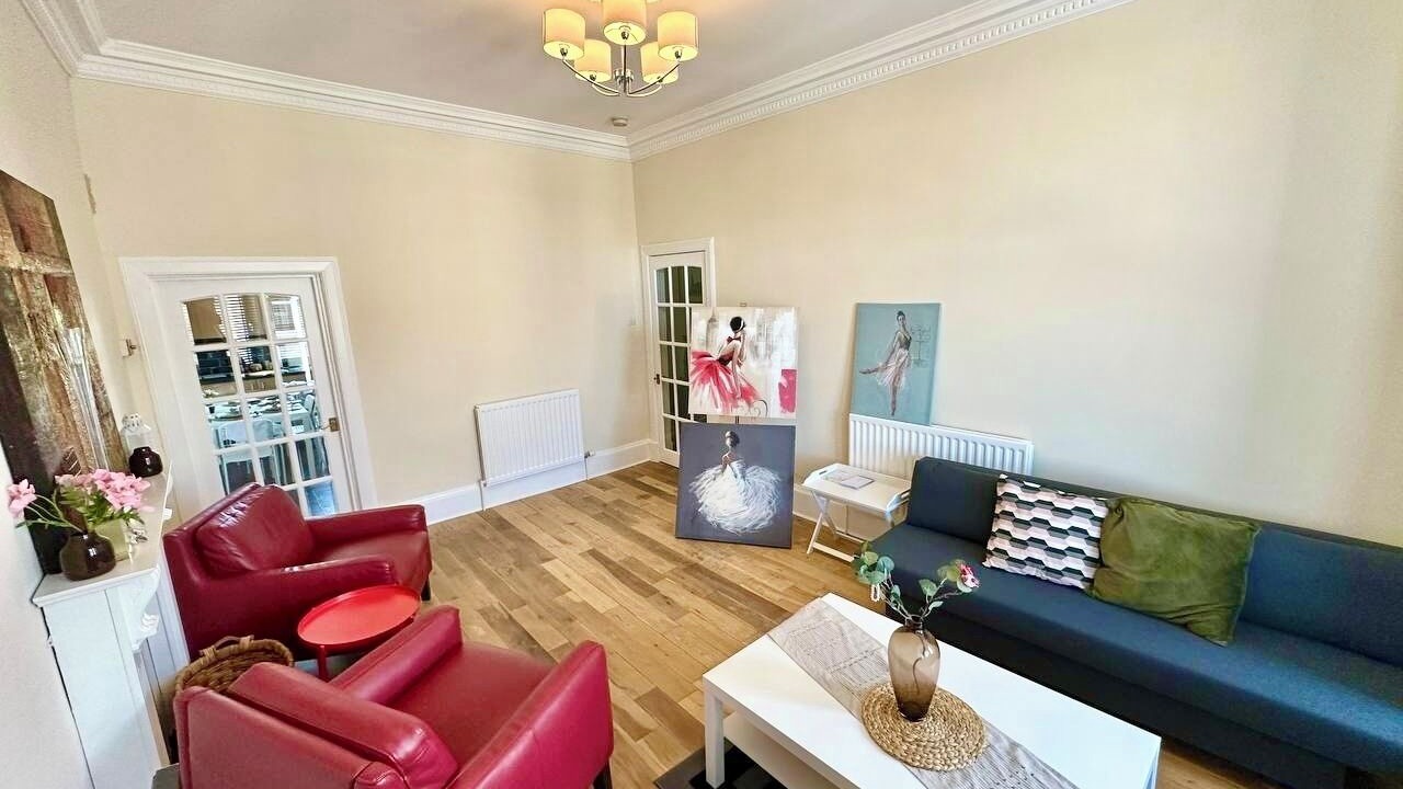 Photo of Livingroom in Dumbarton