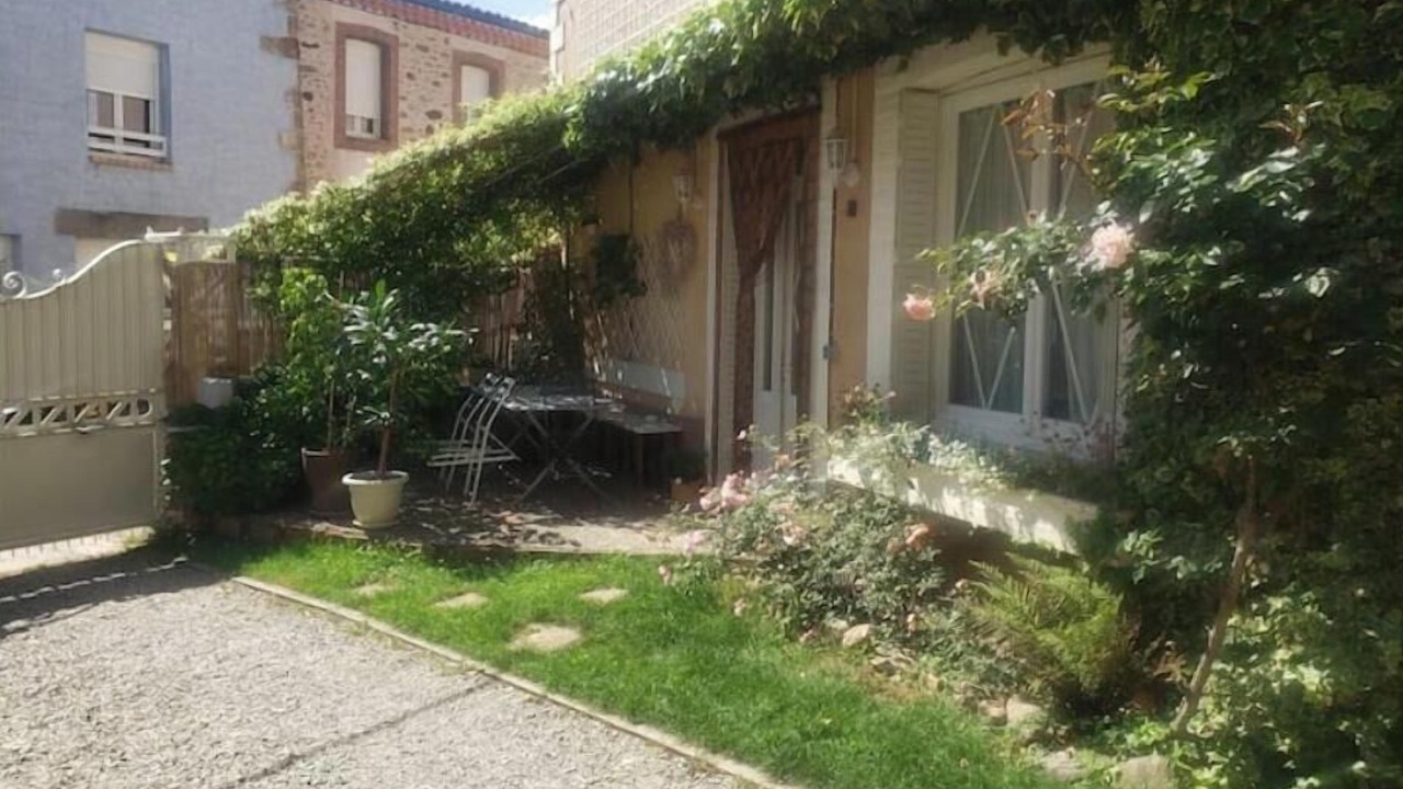 Photo of Patio Balcony in Villeneuve-d'Olmes