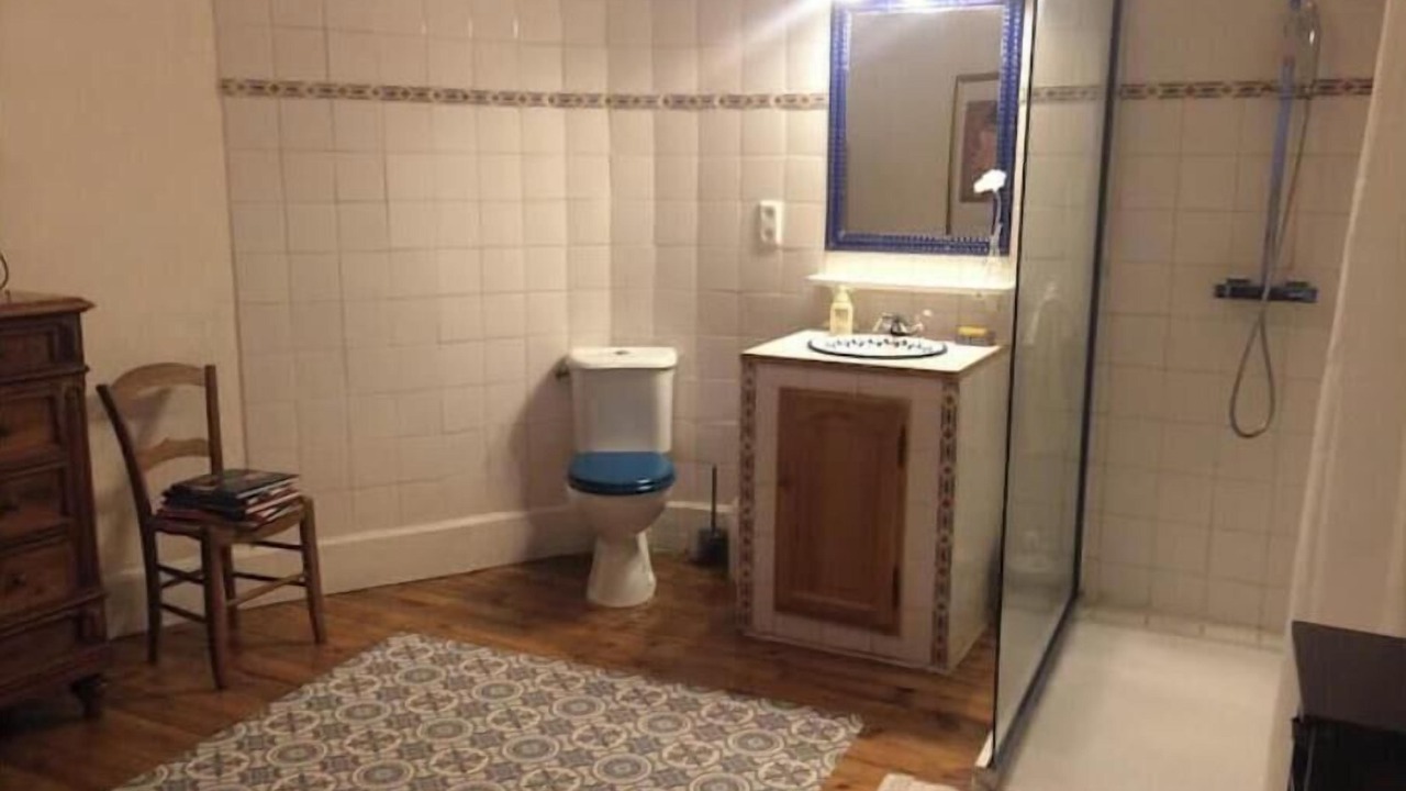 Photo of Bathroom in Villeneuve-d'Olmes