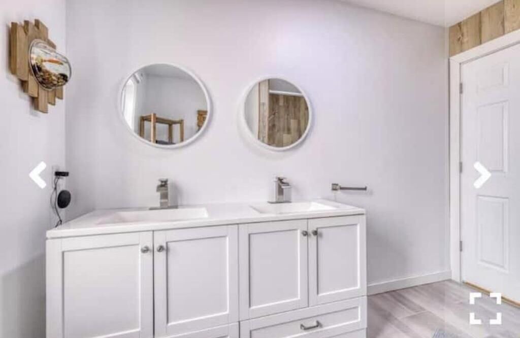 Photo of Bathroom in Communaute-Urbaine-de-l'Outaouais