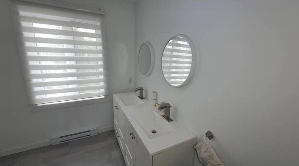 Photo of Bathroom in Communaute-Urbaine-de-l'Outaouais