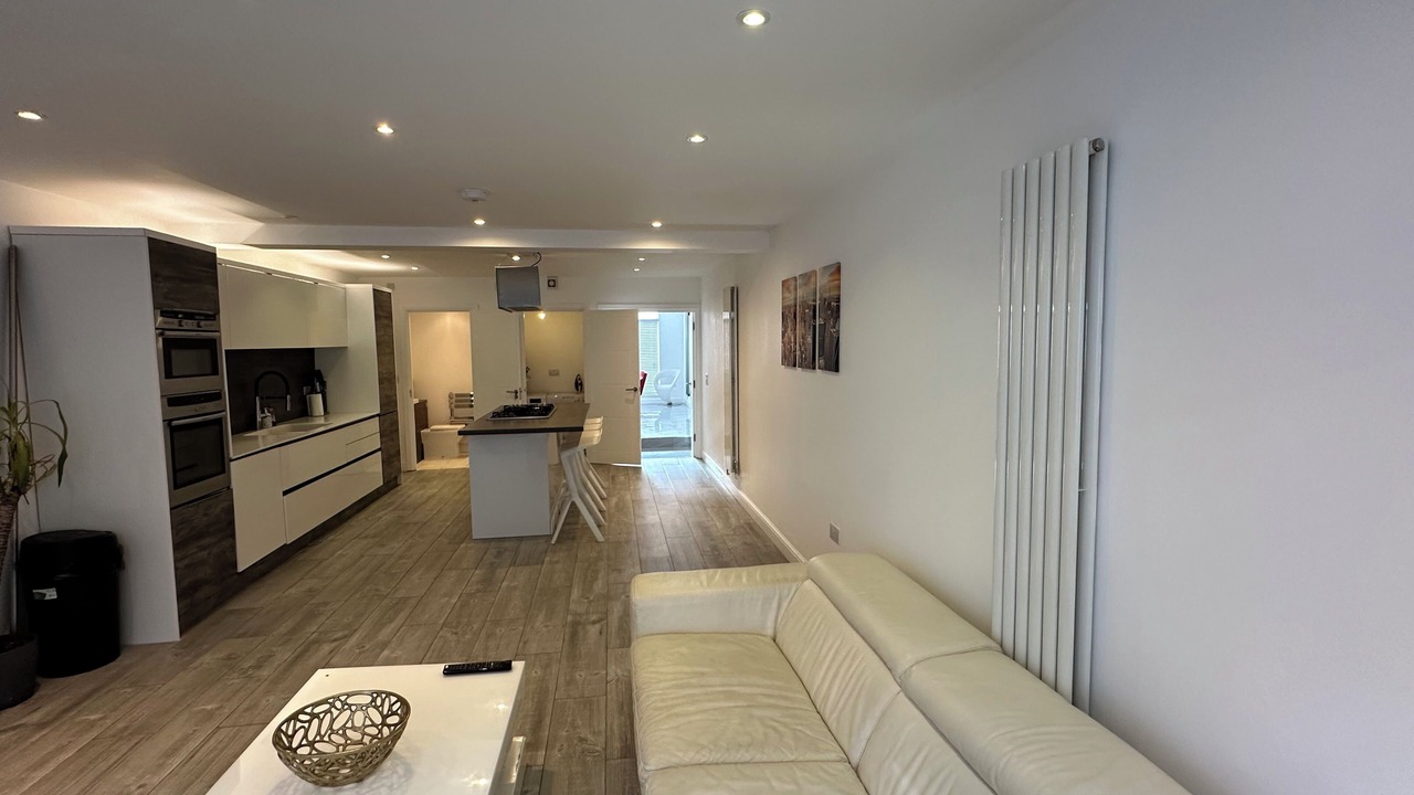 Photo of Livingroom in Whitnash