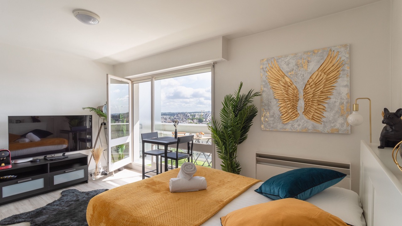 Photo of Bedroom in Bourg-l'Eveque