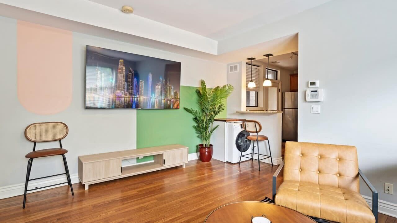 Photo of Livingroom in Lakeview
