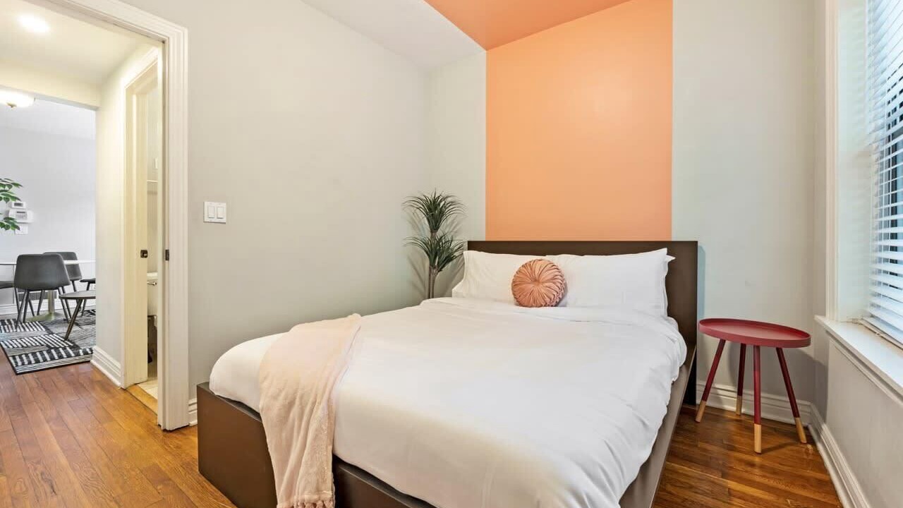 Photo of Bedroom in Lakeview