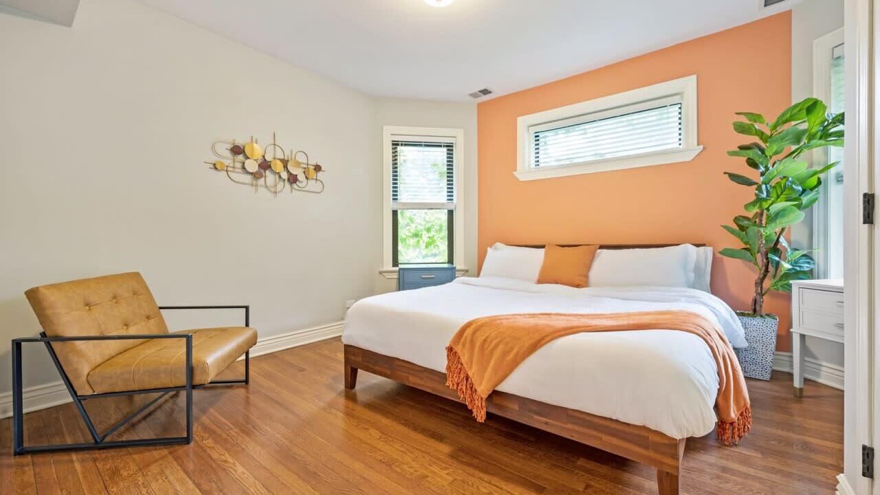 Photo of Bedroom in Lakeview