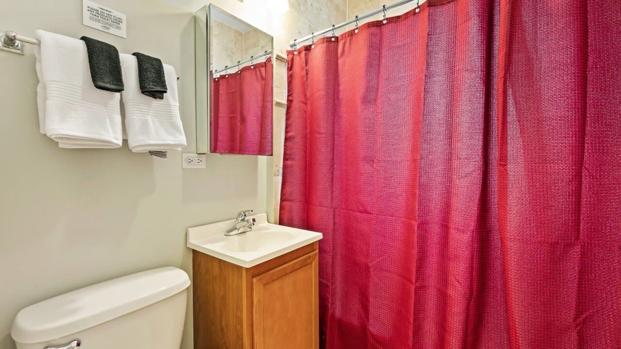 Photo of Bathroom in Lakeview