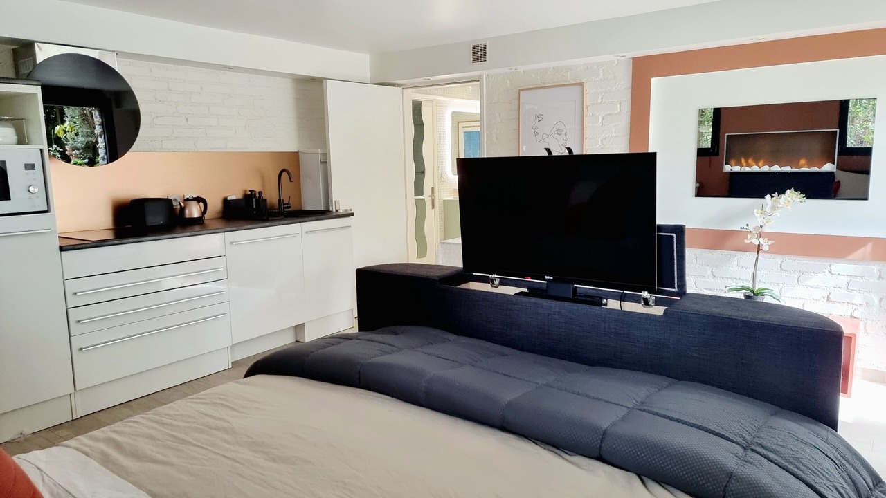 Photo of Bedroom in Saint-Cloud