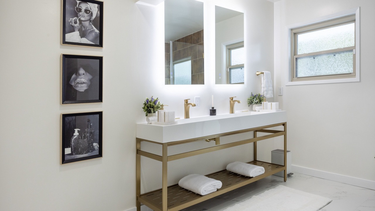 Photo of Bathroom in Hollywood Hills