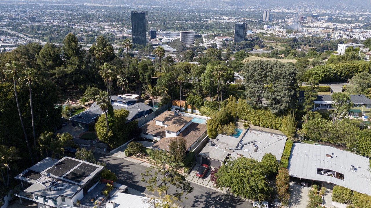 Photo of Outdoor in Hollywood Hills