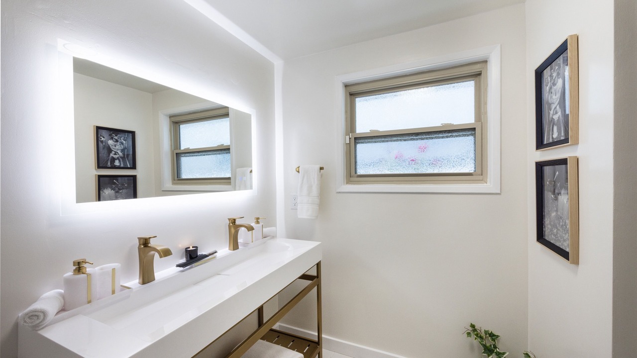 Photo of Bathroom in Hollywood Hills