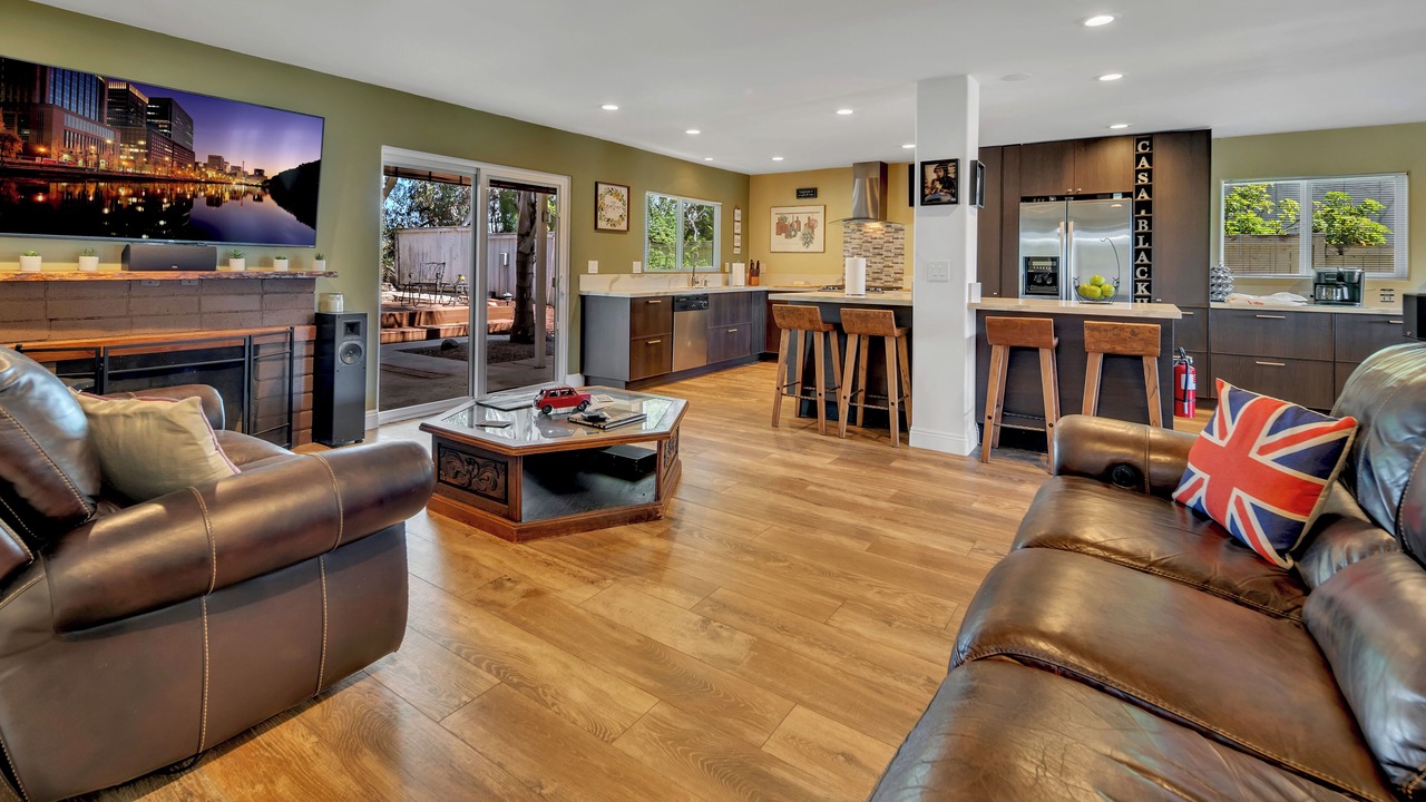 Photo of Livingroom in Peacock