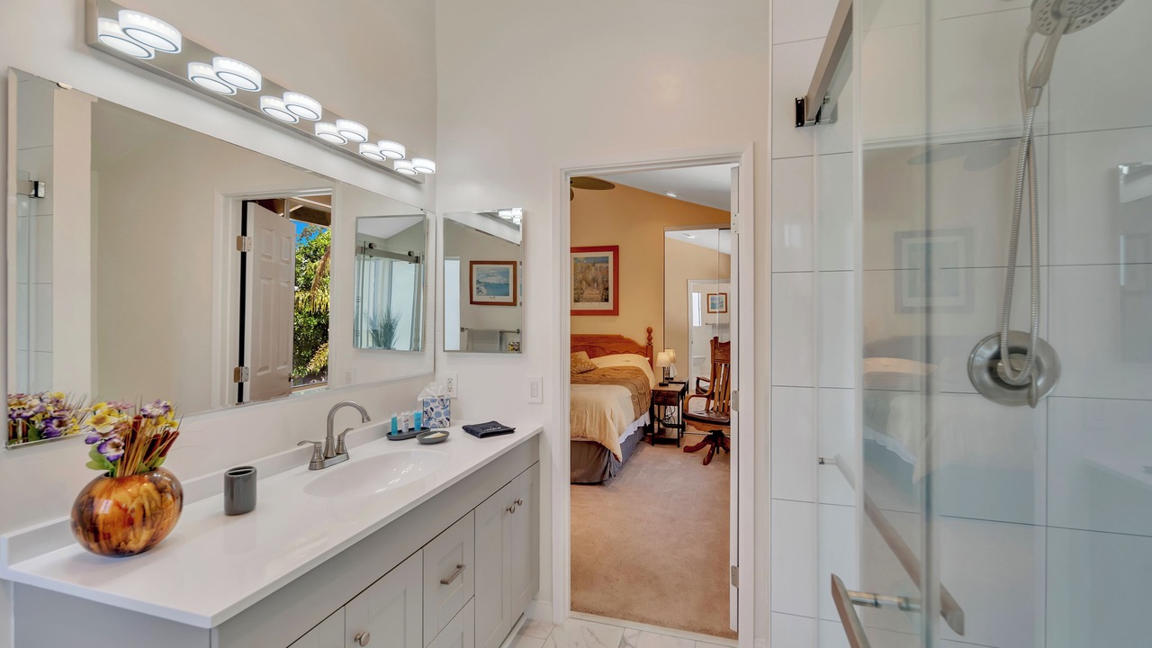 Photo of Bathroom in Peacock