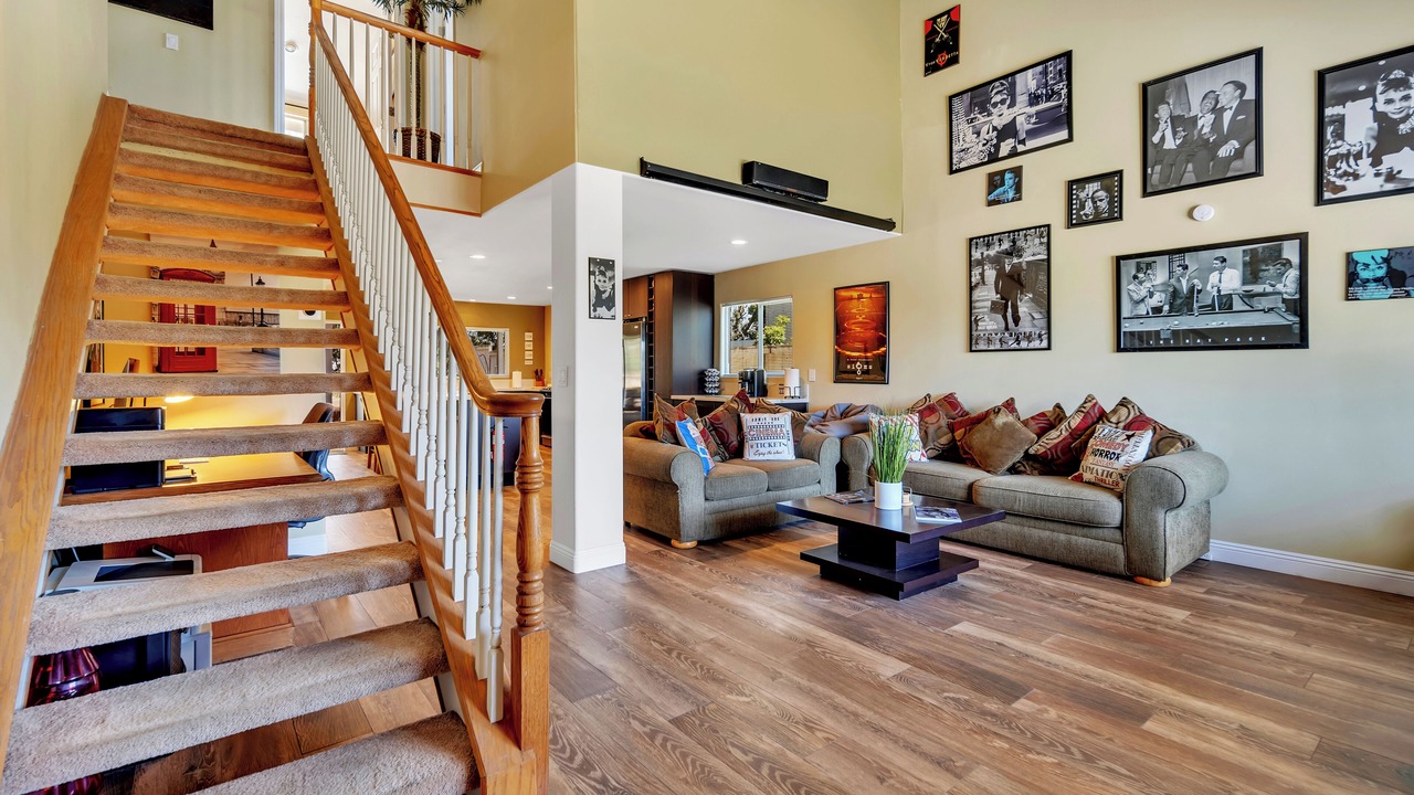 Photo of Livingroom in Peacock