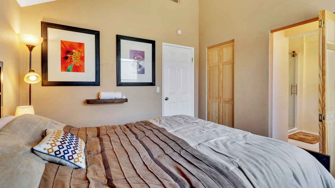 Photo of Bedroom in Peacock