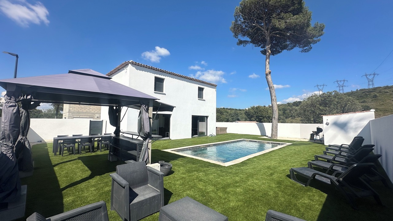 Photo of Patio Balcony in Septemes-les-Vallons