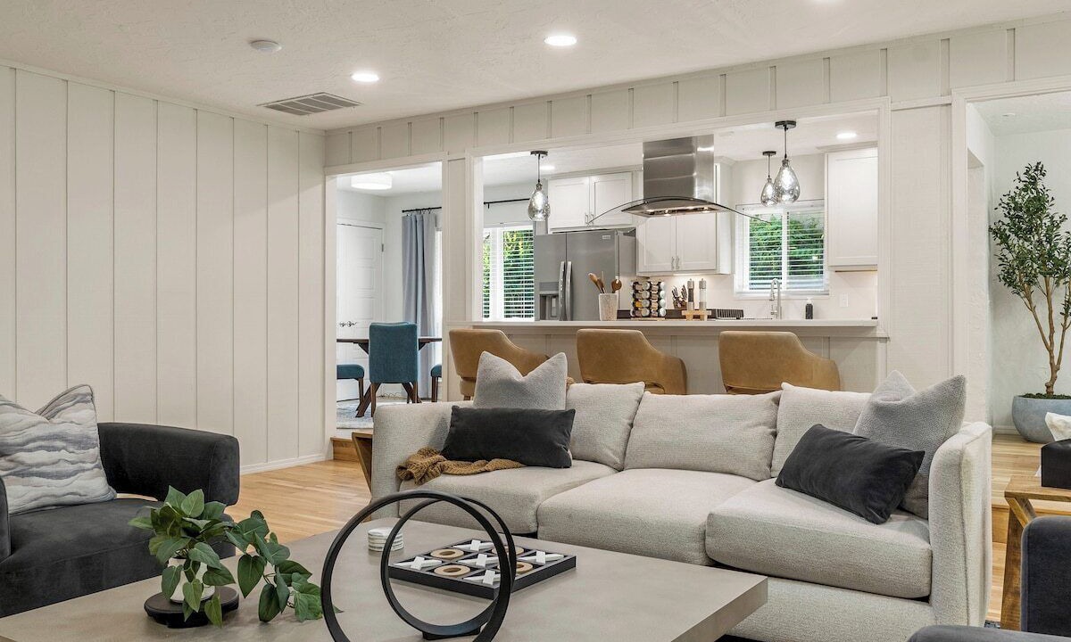 Photo of Livingroom in South Tulsa