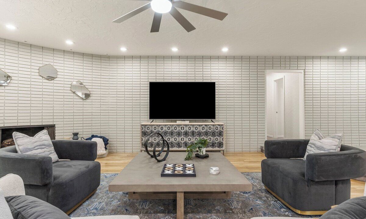 Photo of Livingroom in South Tulsa
