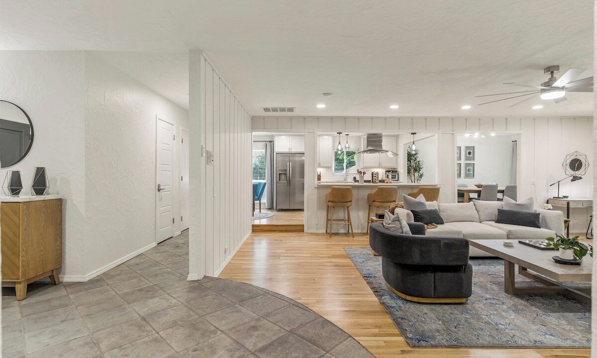 Photo of Livingroom in South Tulsa