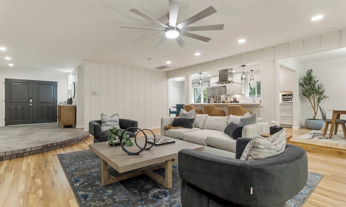 Photo of Livingroom in South Tulsa