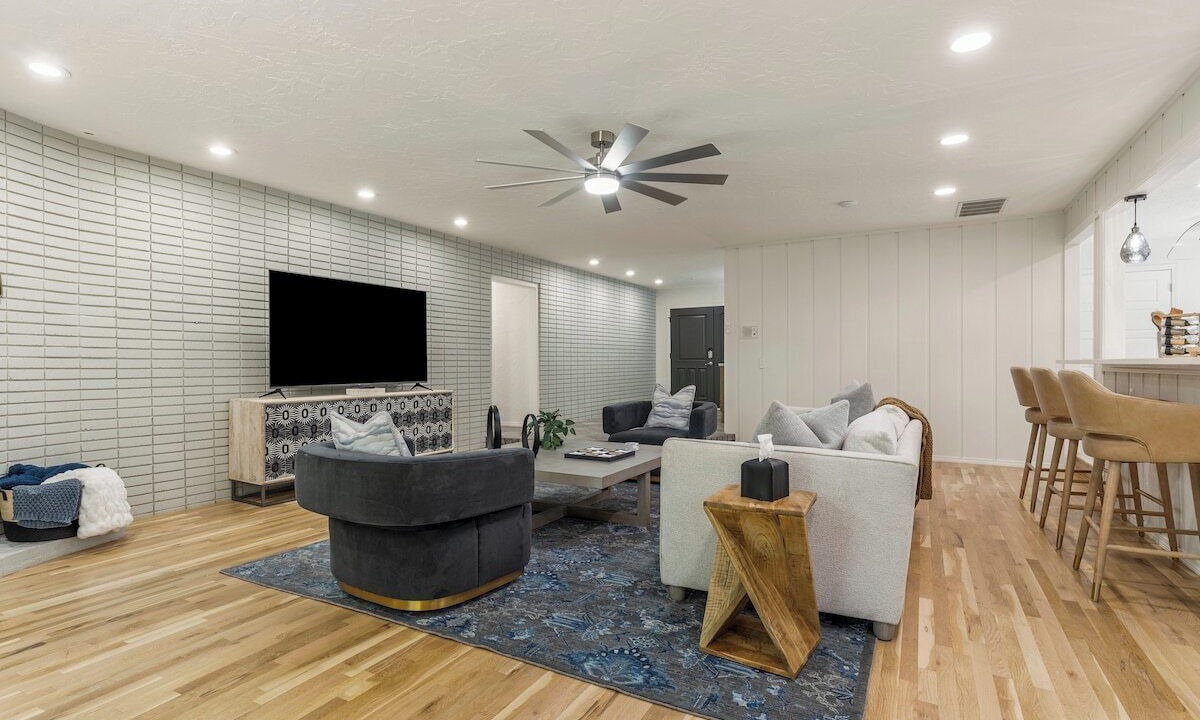 Photo of Livingroom in South Tulsa