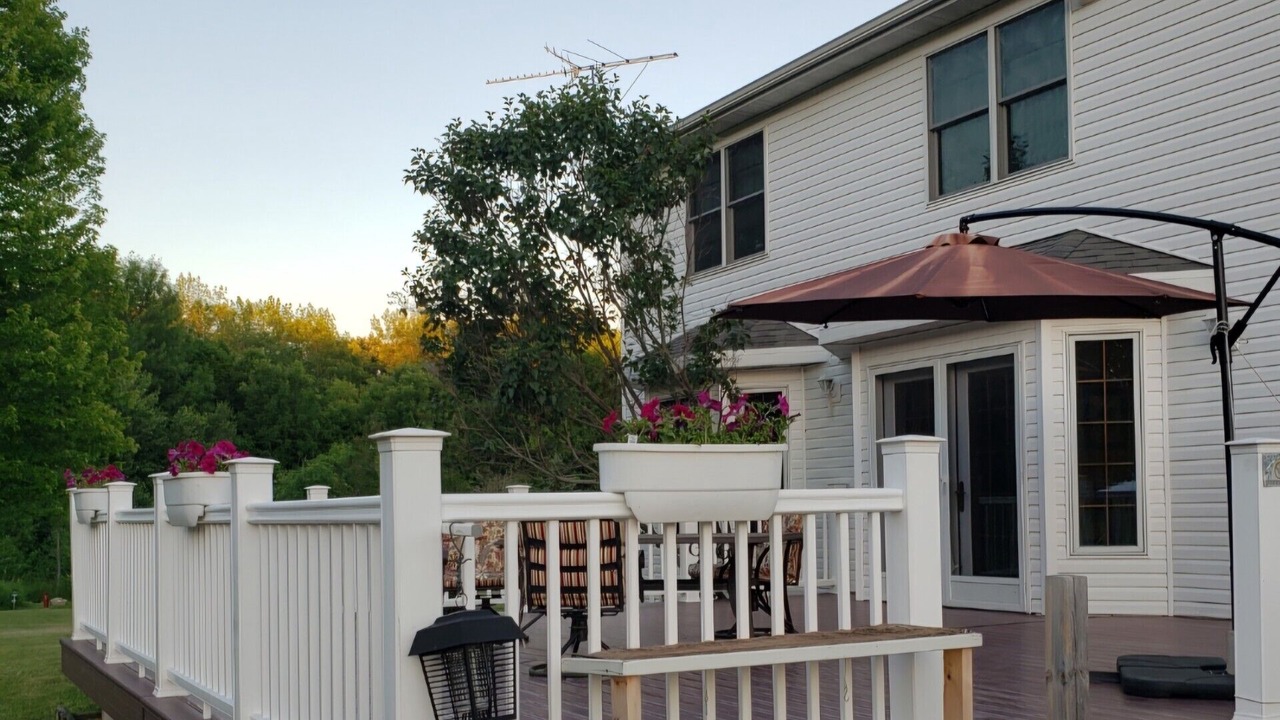 Photo of Patio Balcony in Larsen
