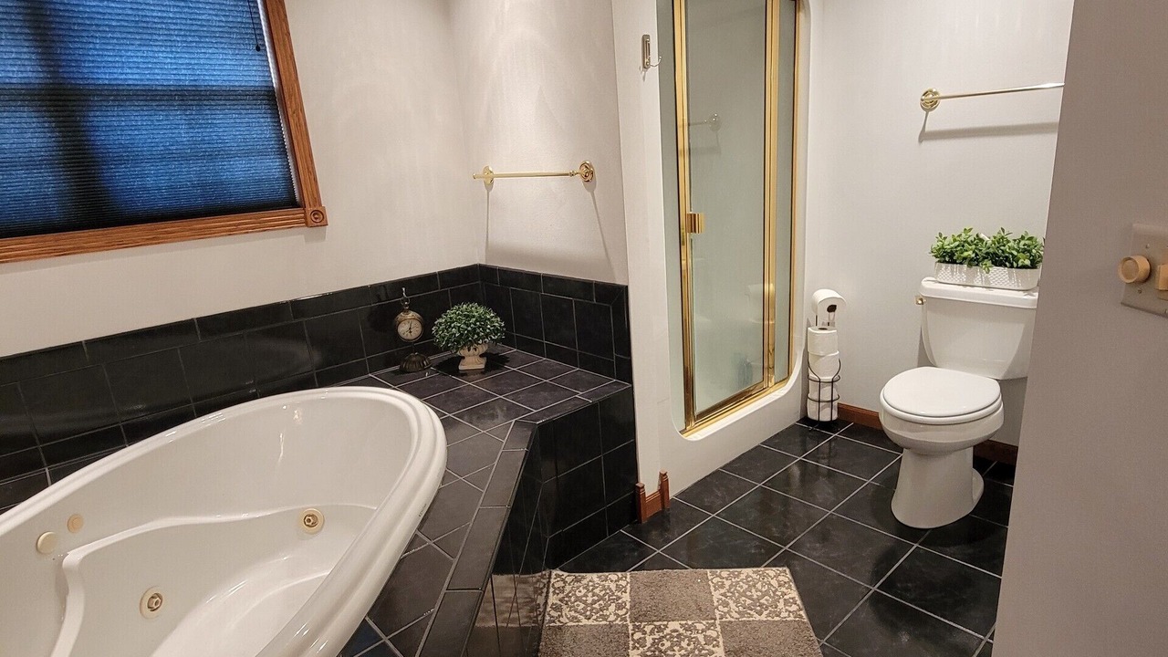 Photo of Bathroom in Larsen