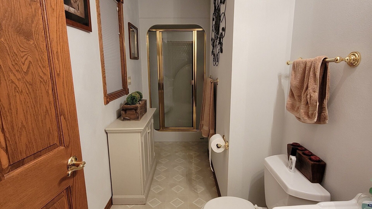 Photo of Bathroom in Larsen