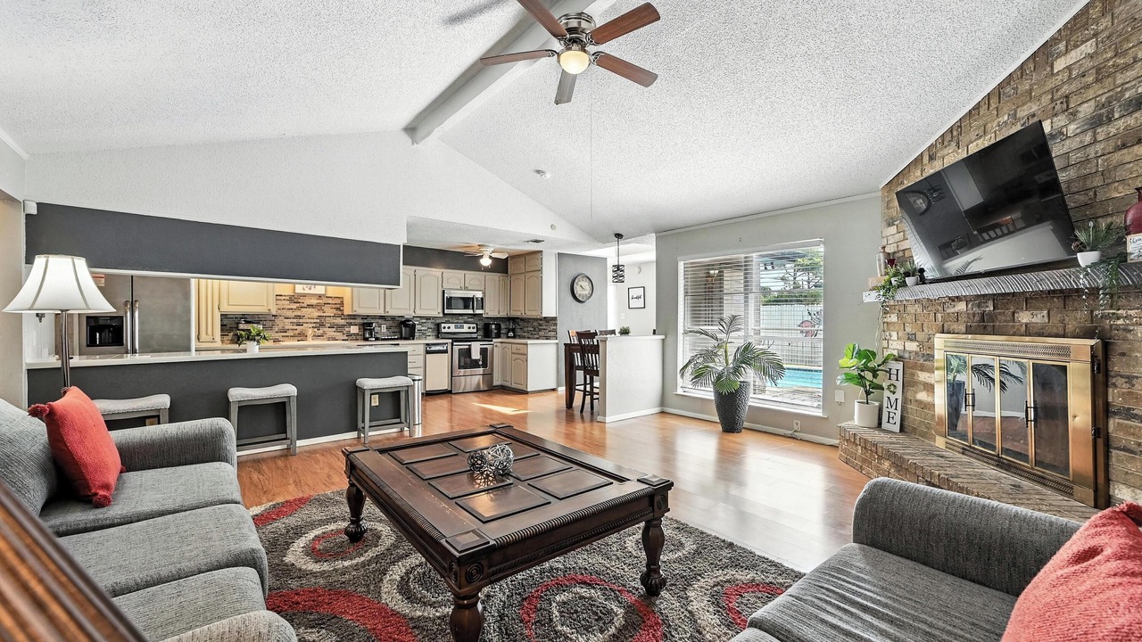Photo of Livingroom in North Richland Hills